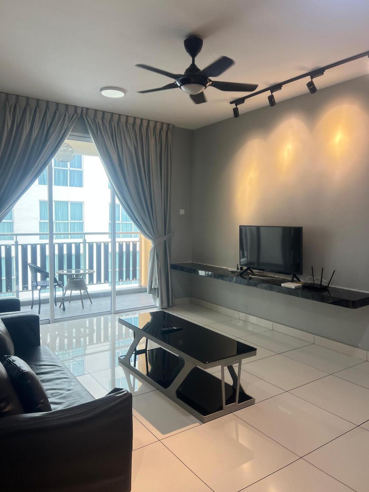 Residences At Daya By Sr Home ジョホールバル エクステリア 写真
