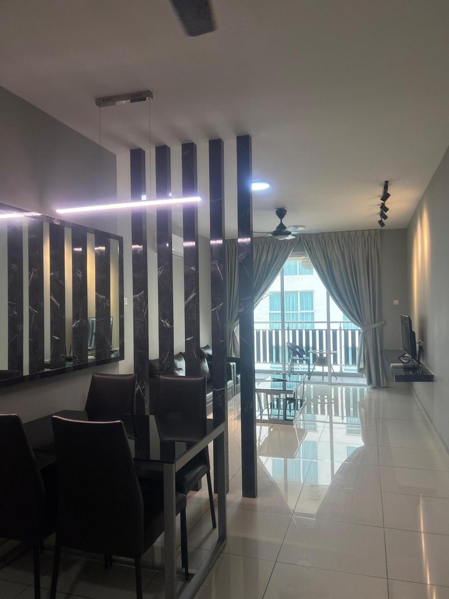 Residences At Daya By Sr Home ジョホールバル エクステリア 写真